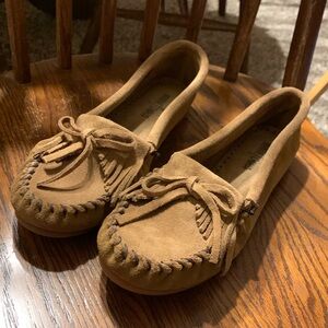Women’s Minnetonka moccasins